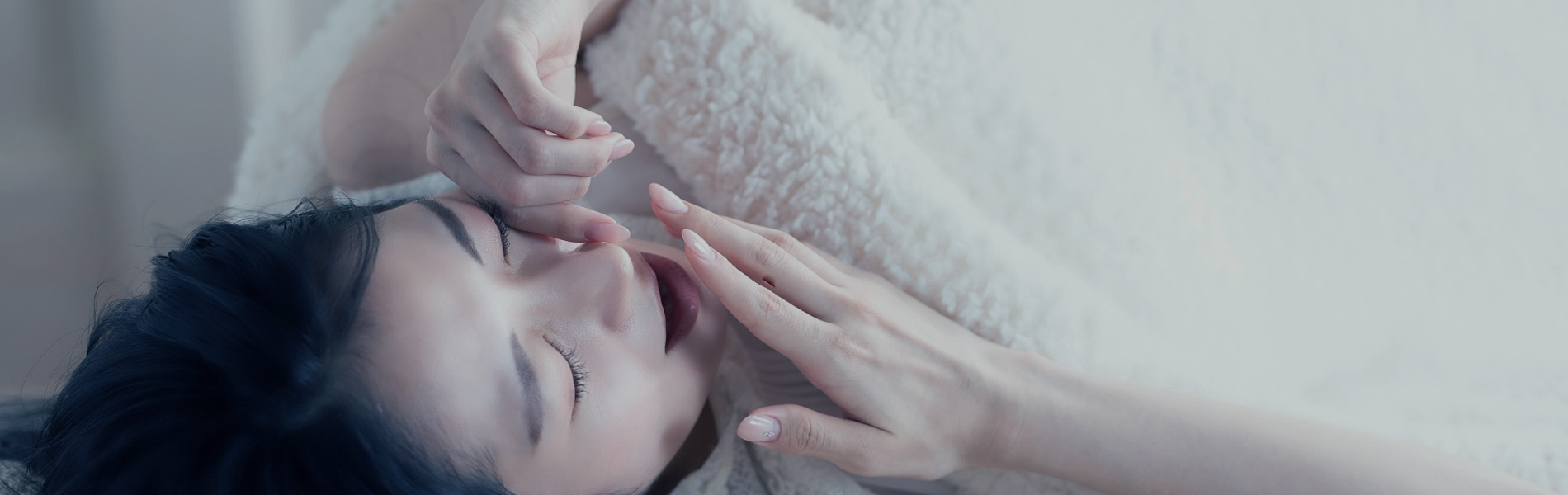 就寝中の人物イメージ